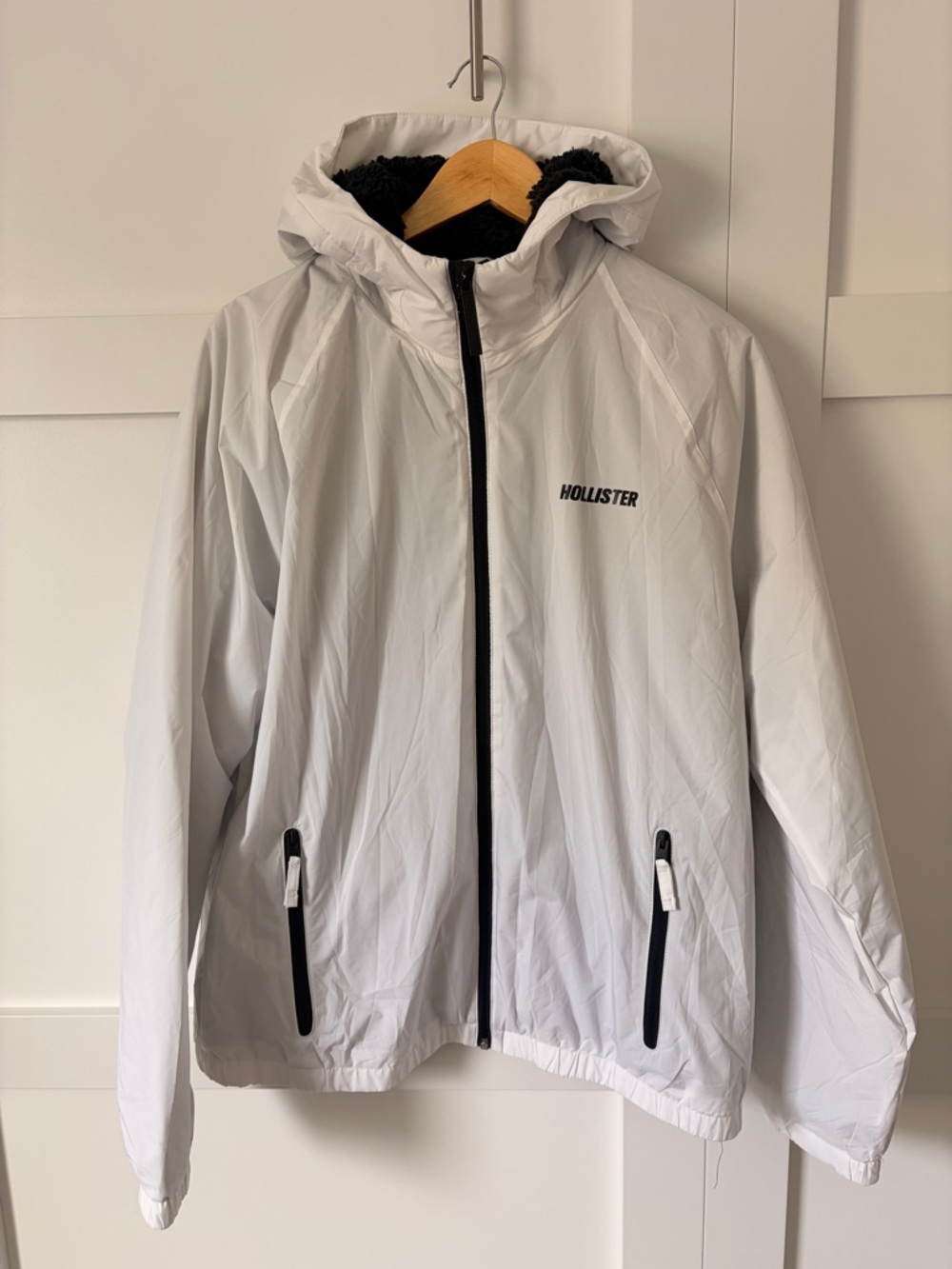 Hollister White All Weather Hoodie - Men’s Size Large - Picture 4 of 6